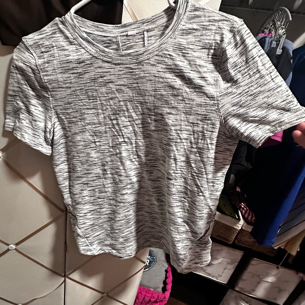 Lululemon Athletica Gray Fitted Short Sleeve T-Shirt